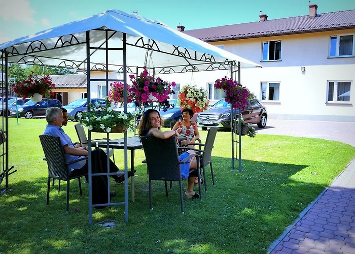 Pod Kamykiem מלון Rząska