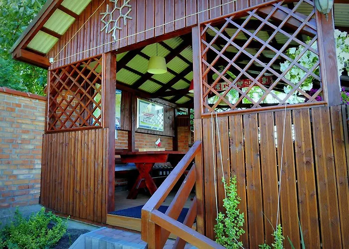 Pod Kamykiem מלון Rząska